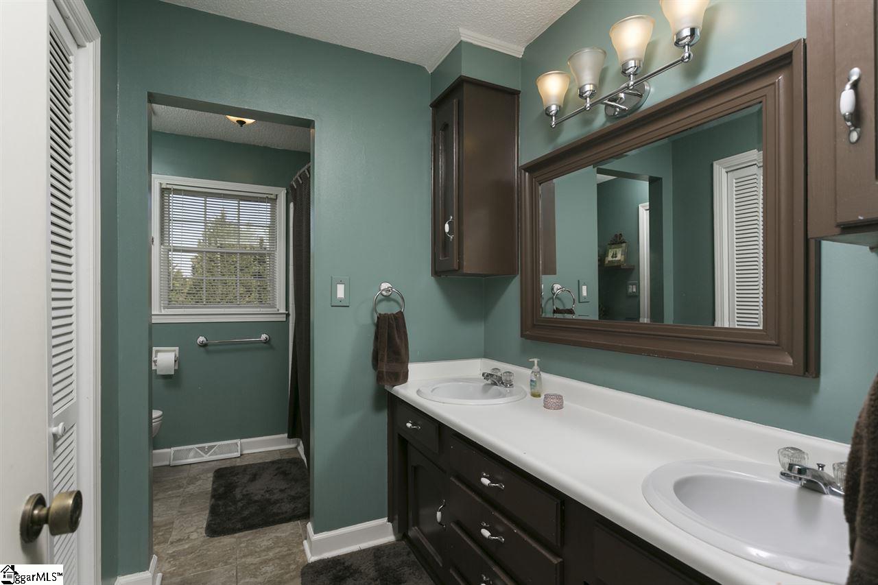 9980 Reidville Road Greer, SC 29651 - Photo 15 of 28 Gallery Image 15