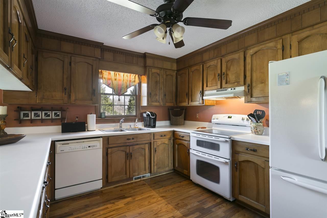 9980 Reidville Road Greer, SC 29651 - Photo 9 of 28 Gallery Image 9