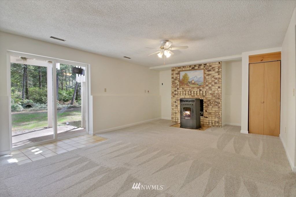 3950 Southwest Huckleberry Road Port Orchard, WA 98367 - Photo 14 of 25 Gallery Image 14