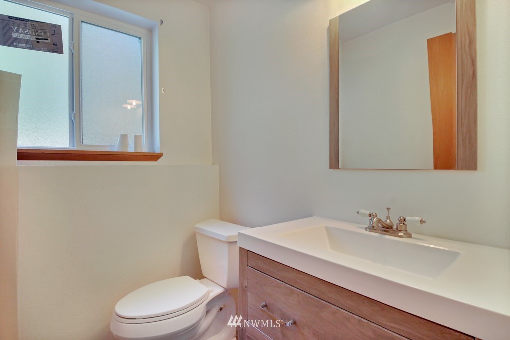 3950 Southwest Huckleberry Road Port Orchard, WA 98367 - Photo 17 of 25 Gallery Image 17
