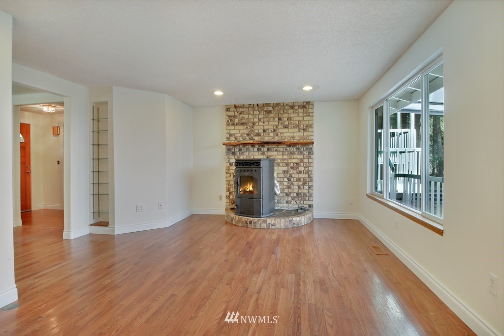 3950 Southwest Huckleberry Road Port Orchard, WA 98367 - Photo 4 of 25 Gallery Image 4