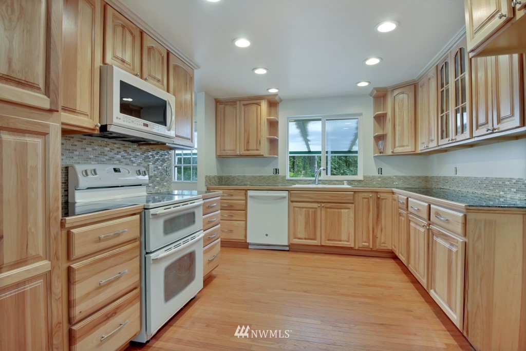 3950 Southwest Huckleberry Road Port Orchard, WA 98367 - Photo 7 of 25 Gallery Image 7