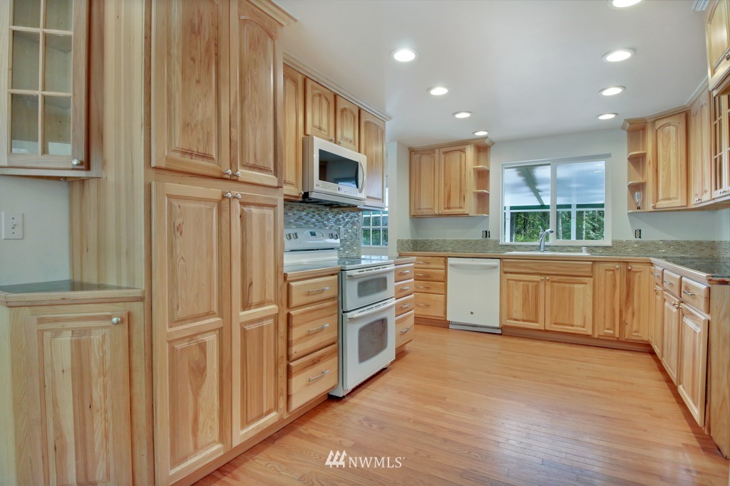 3950 Southwest Huckleberry Road Port Orchard, WA 98367 - Photo 8 of 25 Gallery Image 8