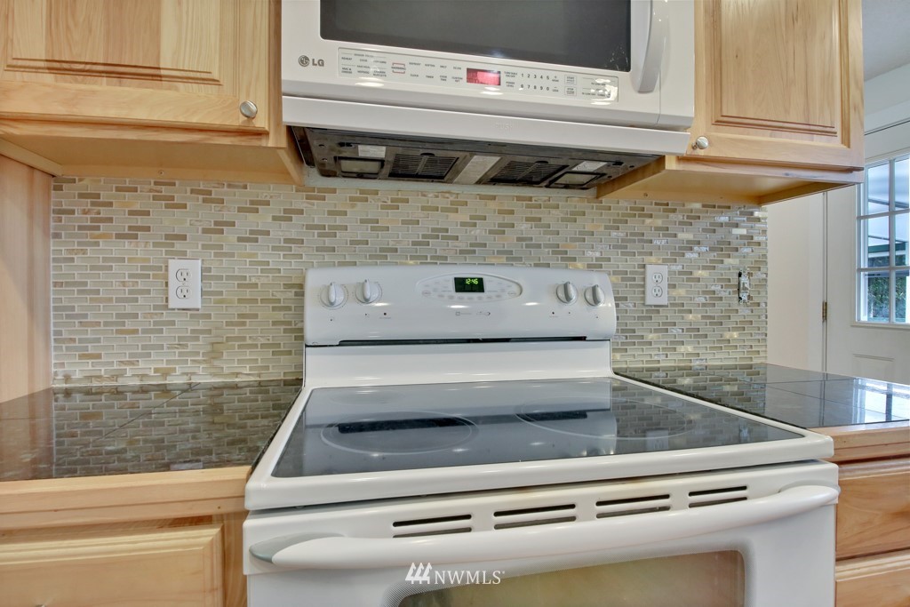 3950 Southwest Huckleberry Road Port Orchard, WA 98367 - Photo 9 of 25 Gallery Image 9