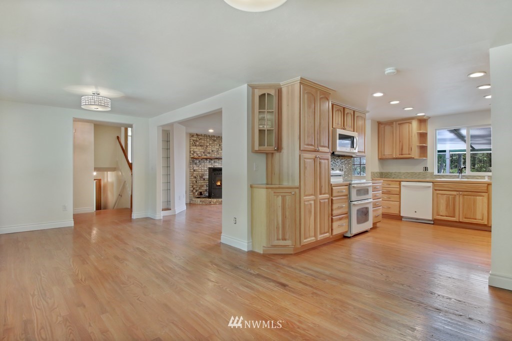 3950 Southwest Huckleberry Road Port Orchard, WA 98367 - Photo 10 of 25 Gallery Image 10