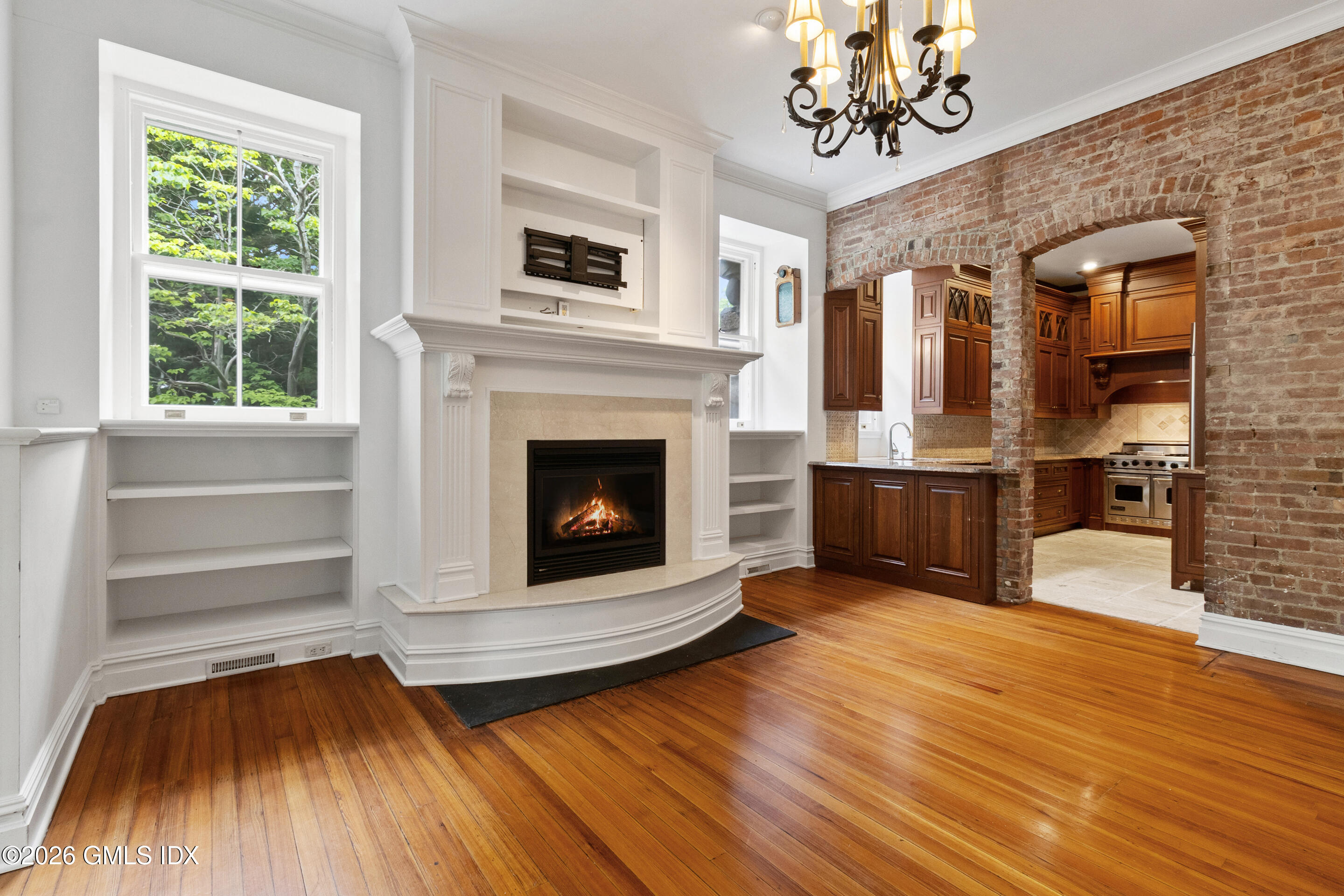 432 Field Point Road Greenwich, CT 06830 - Photo 19 of 49 Family Room/Kitchen