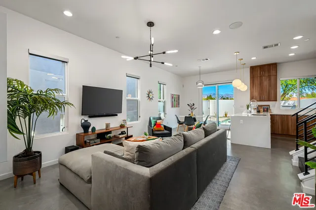 $899,000 | 504 Paragon Loop, Palm Springs, CA 92262