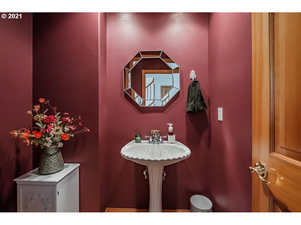5478 Witzel Road Southeast Salem, OR 97317 - Photo 18 of 32 Gallery Image 18