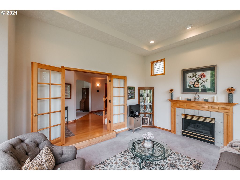 5478 Witzel Road Southeast Salem, OR 97317 - Photo 9 of 32 Gallery Image 9