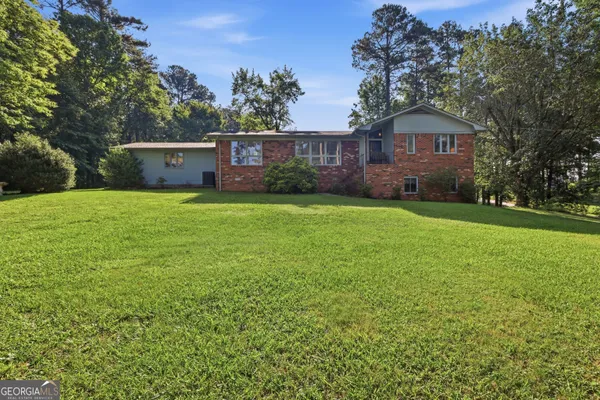 $425,000 | 33 Cherokee Hills Lane, Toccoa, GA 30577