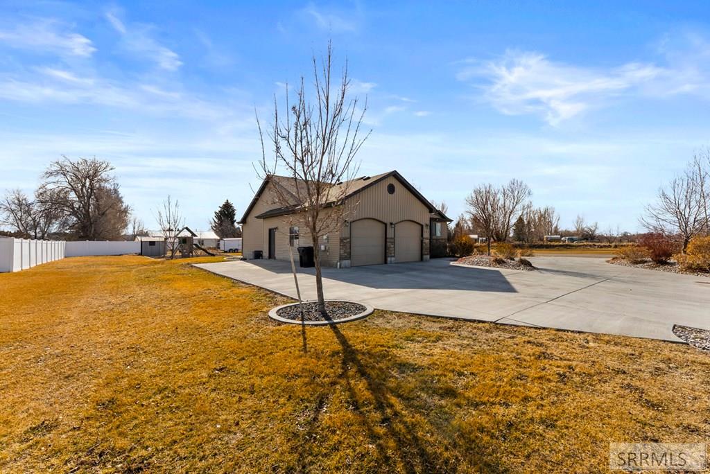 303 Park Avenue Firth, ID 83236 - Photo 38 of 49