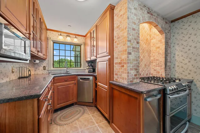 $998,000 | 125 Clough Hill Road, Lyman, NH 03585