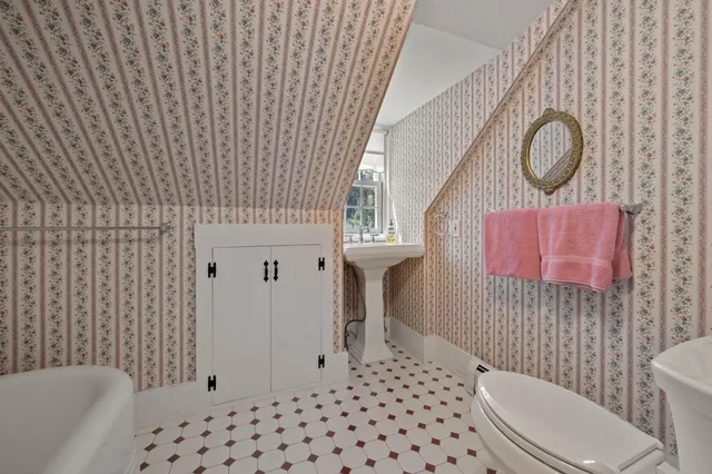 $998,000 | 125 Clough Hill Road, Lyman, NH 03585