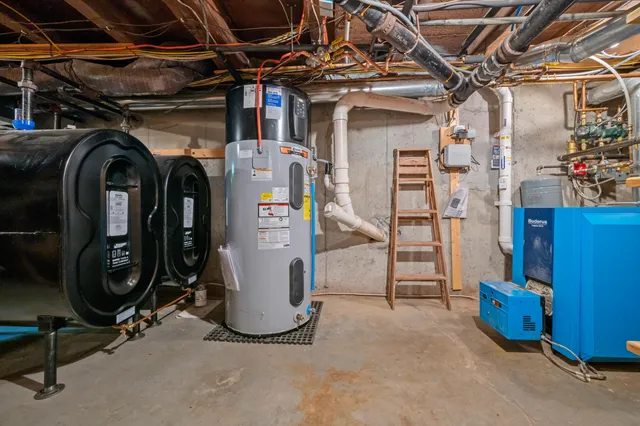 $998,000 | 125 Clough Hill Road, Lyman, NH 03585