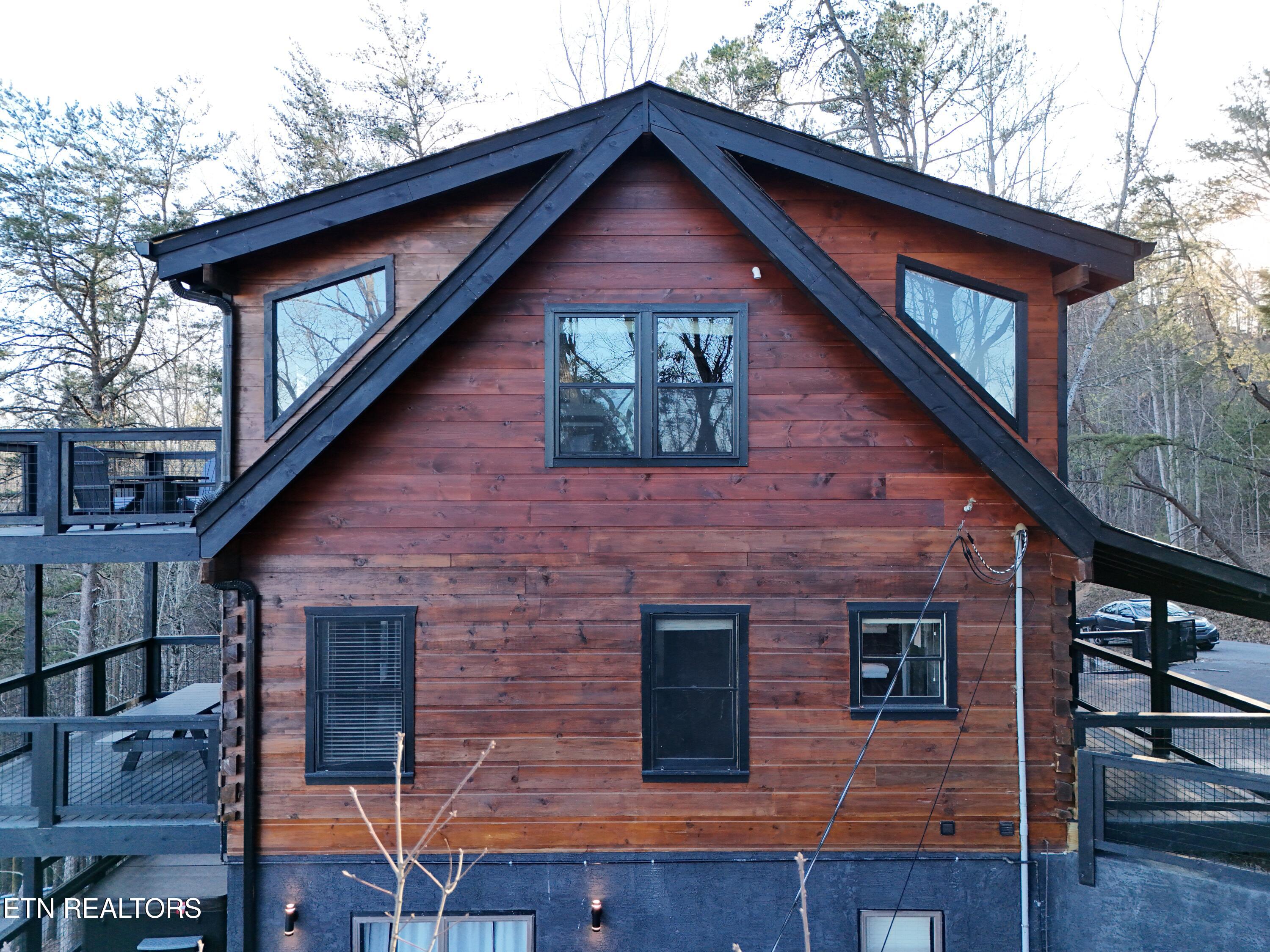 772 Lloyd Huskey Road Pigeon Forge, TN 37863 - Photo 4 of 48 1