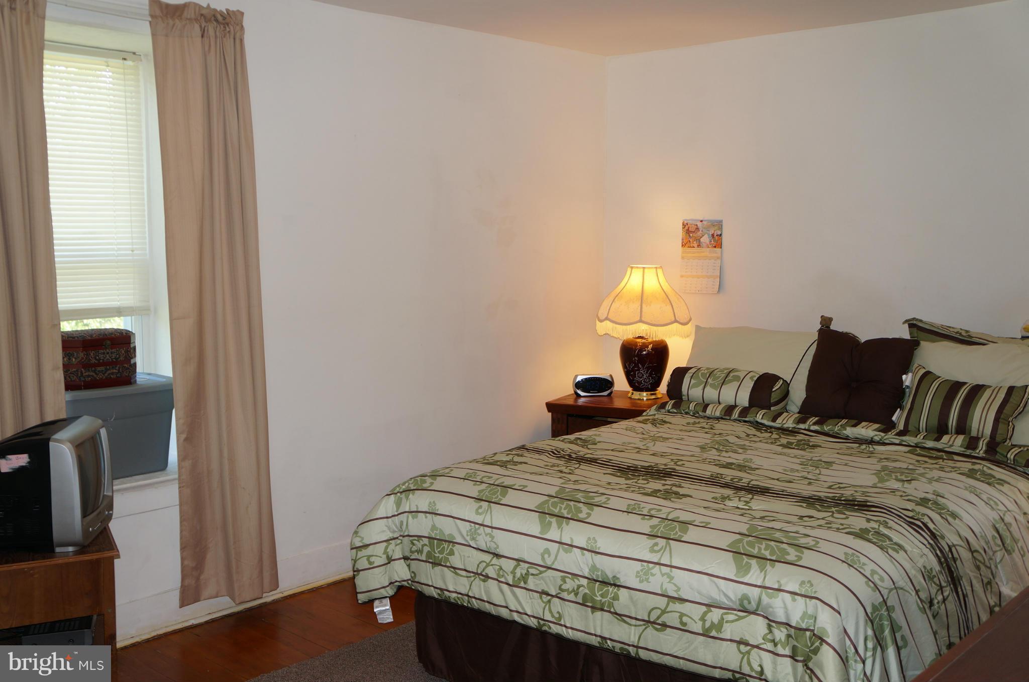 572 Hardesty Road Summit Point, WV 25446 - Photo 22 of 27 Bedroom (Master)