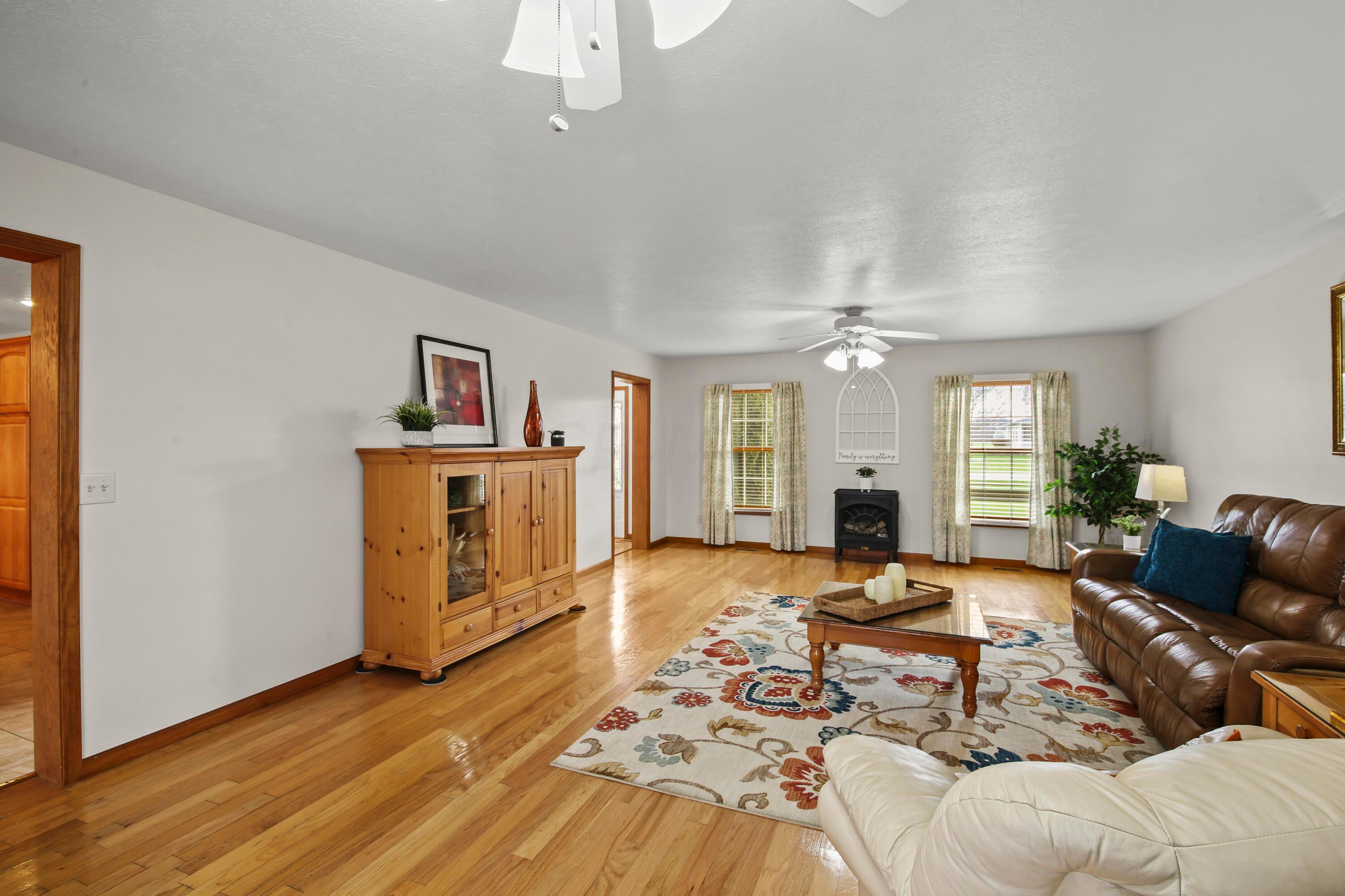 3273 Gooding Road Marion, OH 43302 - Photo 11 of 60 Additional view of the Living/Flex/Room.
