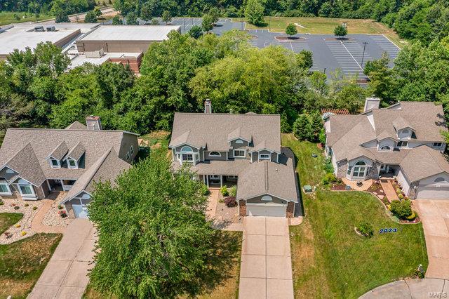 911 Hemingway Lane Weldon Spring, MO 63304 - Photo 5 of 58