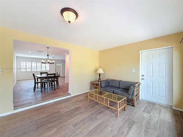 $700,000 | 4911 Northeast 24th Avenue, Lighthouse Point, FL 33064