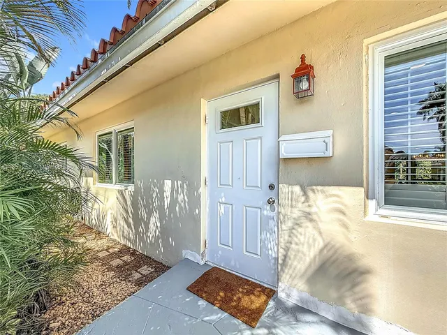 $700,000 | 4911 Northeast 24th Avenue, Lighthouse Point, FL 33064