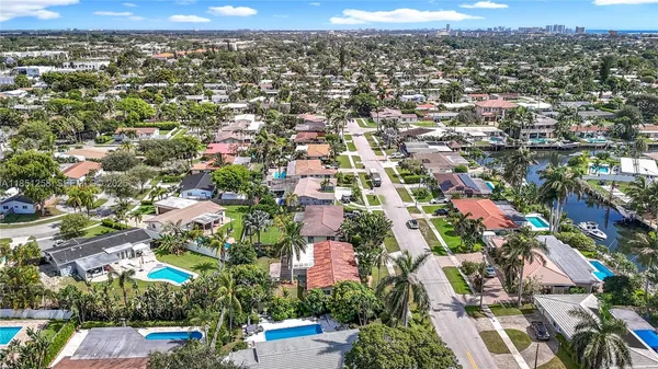 $700,000 | 4911 Northeast 24th Avenue, Lighthouse Point, FL 33064