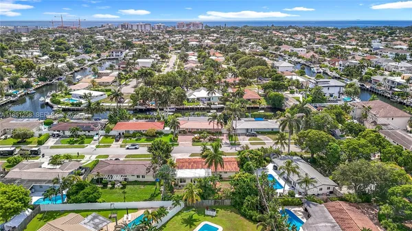 $700,000 | 4911 Northeast 24th Avenue, Lighthouse Point, FL 33064