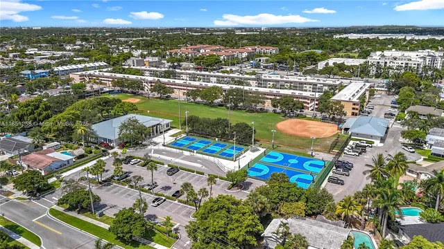 $700,000 | 4911 Northeast 24th Avenue, Lighthouse Point, FL 33064