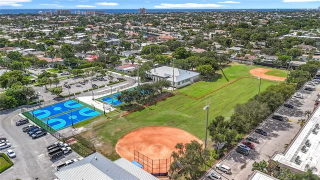 $700,000 | 4911 Northeast 24th Avenue, Lighthouse Point, FL 33064