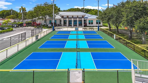 $700,000 | 4911 Northeast 24th Avenue, Lighthouse Point, FL 33064