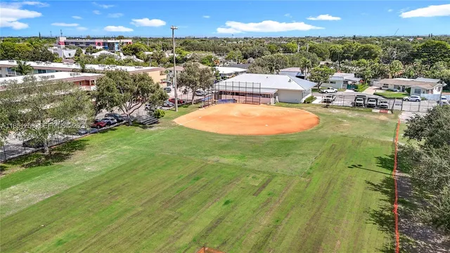 $700,000 | 4911 Northeast 24th Avenue, Lighthouse Point, FL 33064