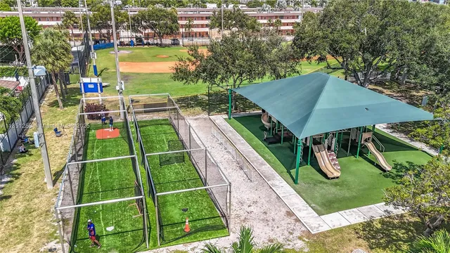 $700,000 | 4911 Northeast 24th Avenue, Lighthouse Point, FL 33064