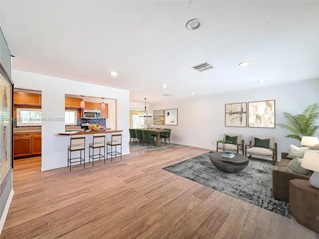 $700,000 | 4911 Northeast 24th Avenue, Lighthouse Point, FL 33064