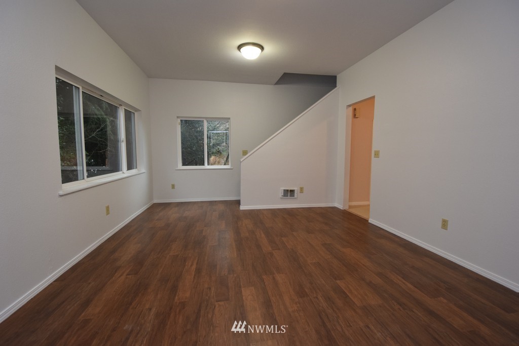 1546 Bulman Road Southeast Port Orchard, WA 98366 - Photo 11 of 29 Gallery Image 11