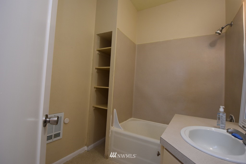 1546 Bulman Road Southeast Port Orchard, WA 98366 - Photo 19 of 29 Gallery Image 19