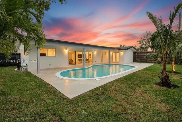 $1,050,000 | 4940 Southwest 87th Court, Miami, FL 33165