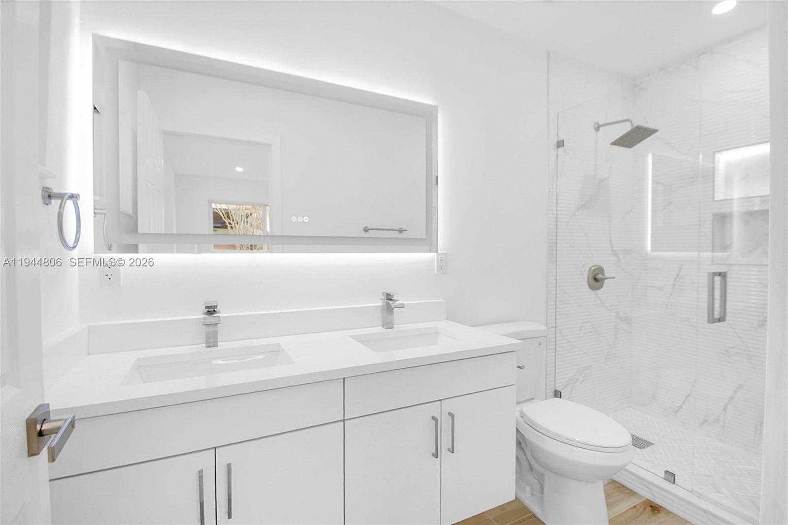 4940 Southwest 87th Court Miami, FL 33165 - Photo 13 of 24