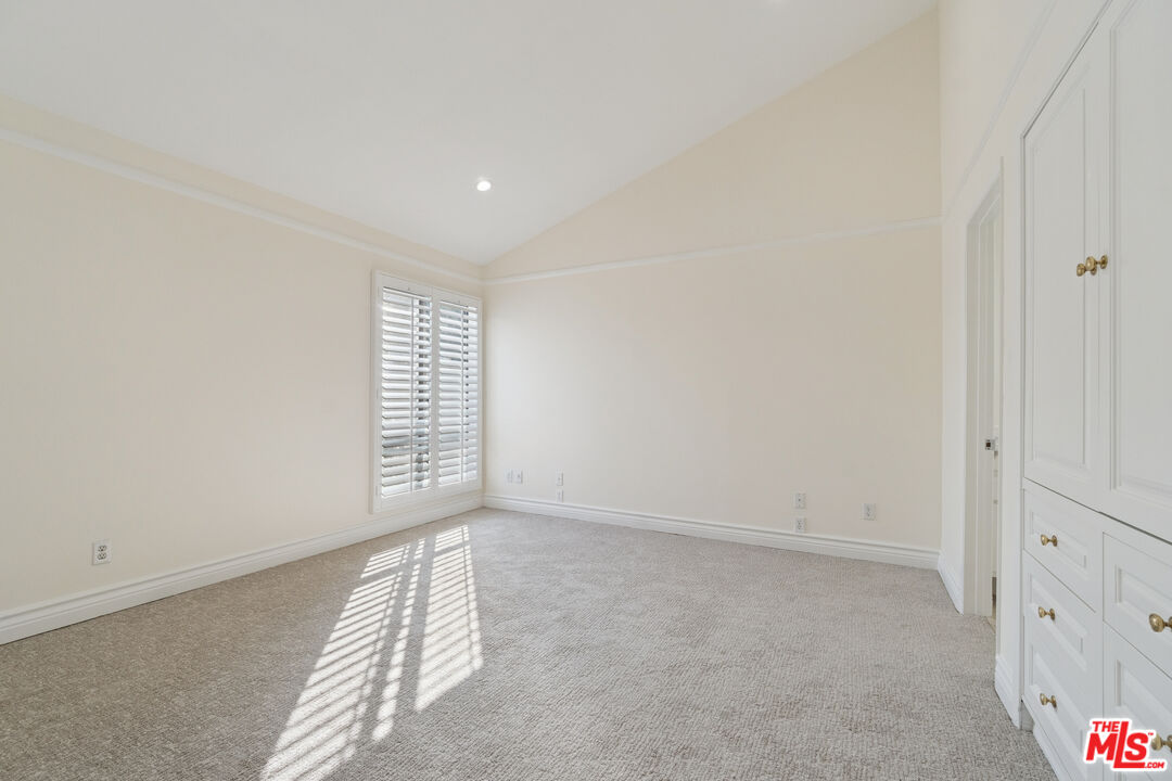 880 Hilldale Avenue, Unit 3 West Hollywood, CA 90069 - Photo 23 of 43 a view of an empty room with a window