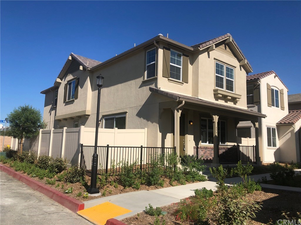 699 Mandarin Rialto, CA 92376 - Photo 1 of 13