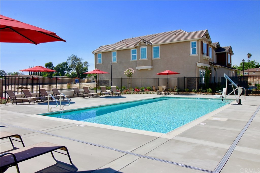 699 Mandarin Rialto, CA 92376 - Photo 10 of 13