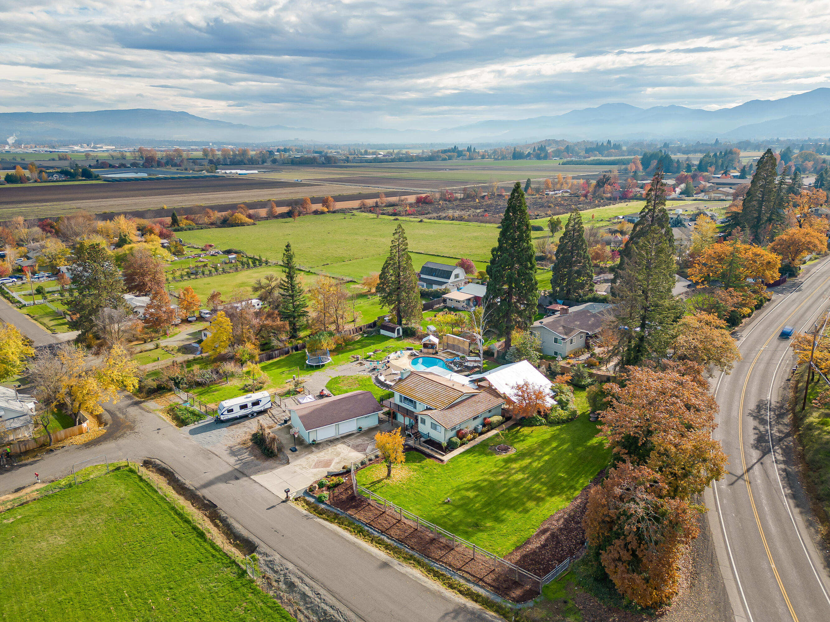 3010 Sylvia Road Central Point, OR 97502 - Photo 59 of 65 58