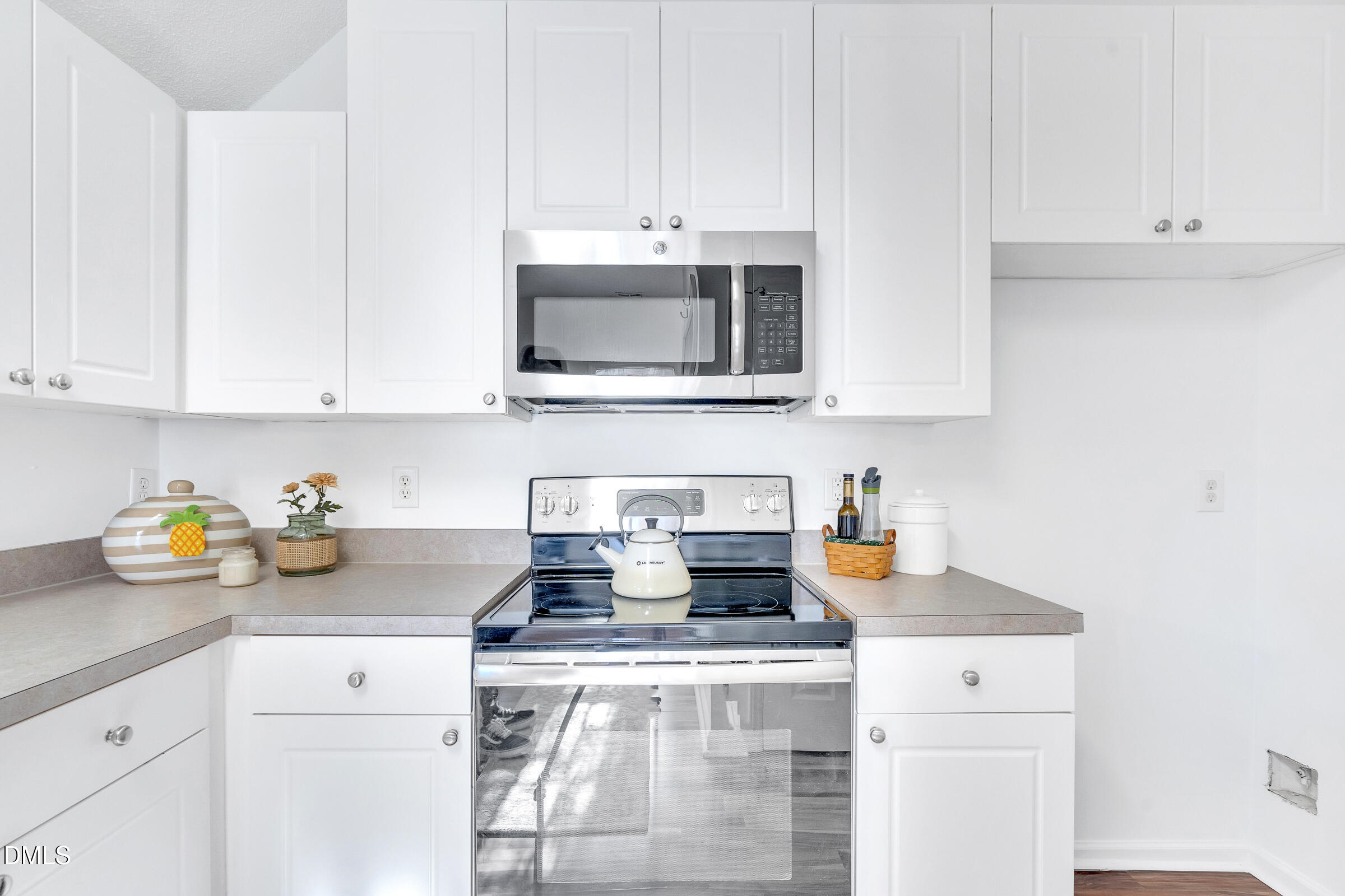 2001 Metacomet Way Raleigh, NC 27604 - Photo 8 of 24 DSC01319