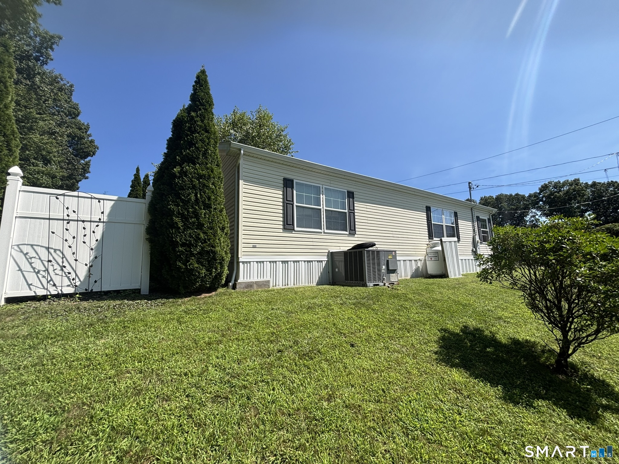 31 N Road Southington, CT 06489 - Photo 3 of 38 Gallery Image 3