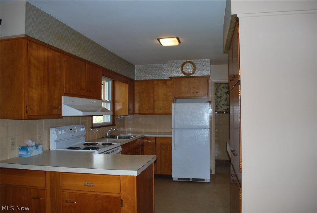14828 Hubbard Road Burton, OH 44021 - Photo 13 of 30