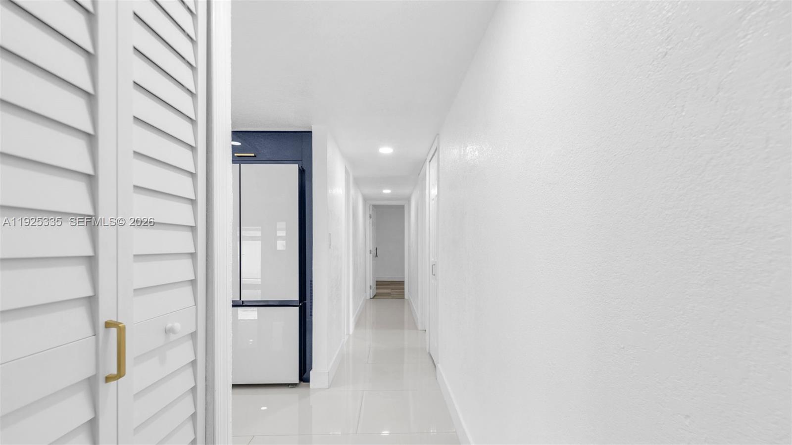 11421 Southwest 84th Street, Unit 1 Miami, FL 33173 - Photo 18 of 44 close view of an empty room