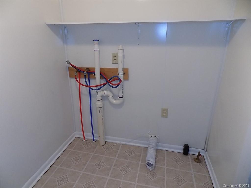 107 Spencer Avenue Ranlo, NC 28054 - Photo 6 of 9