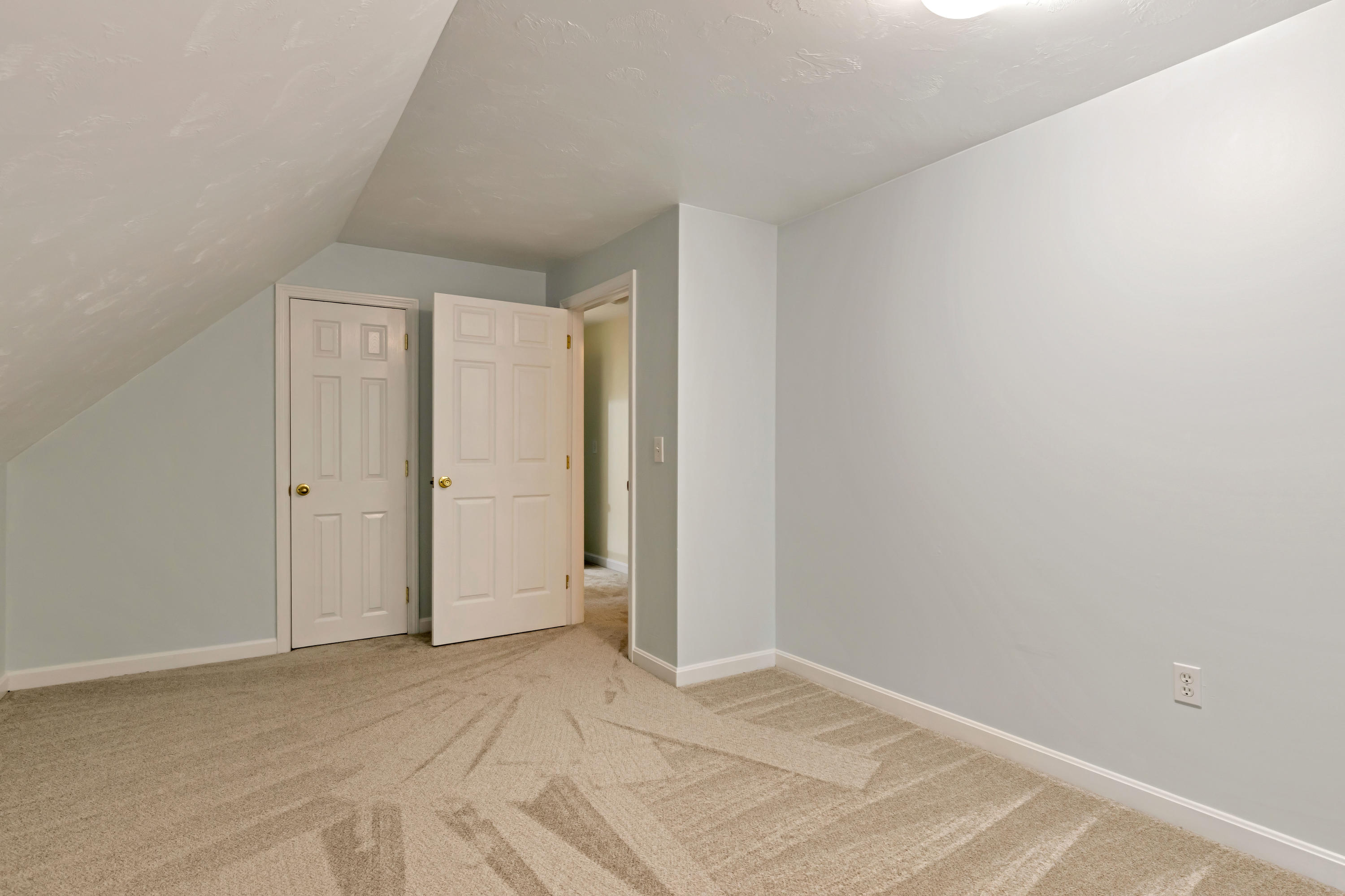 255 Spruce Road Harwich, MA 02645 - Photo 13 of 28 255SprLR-17