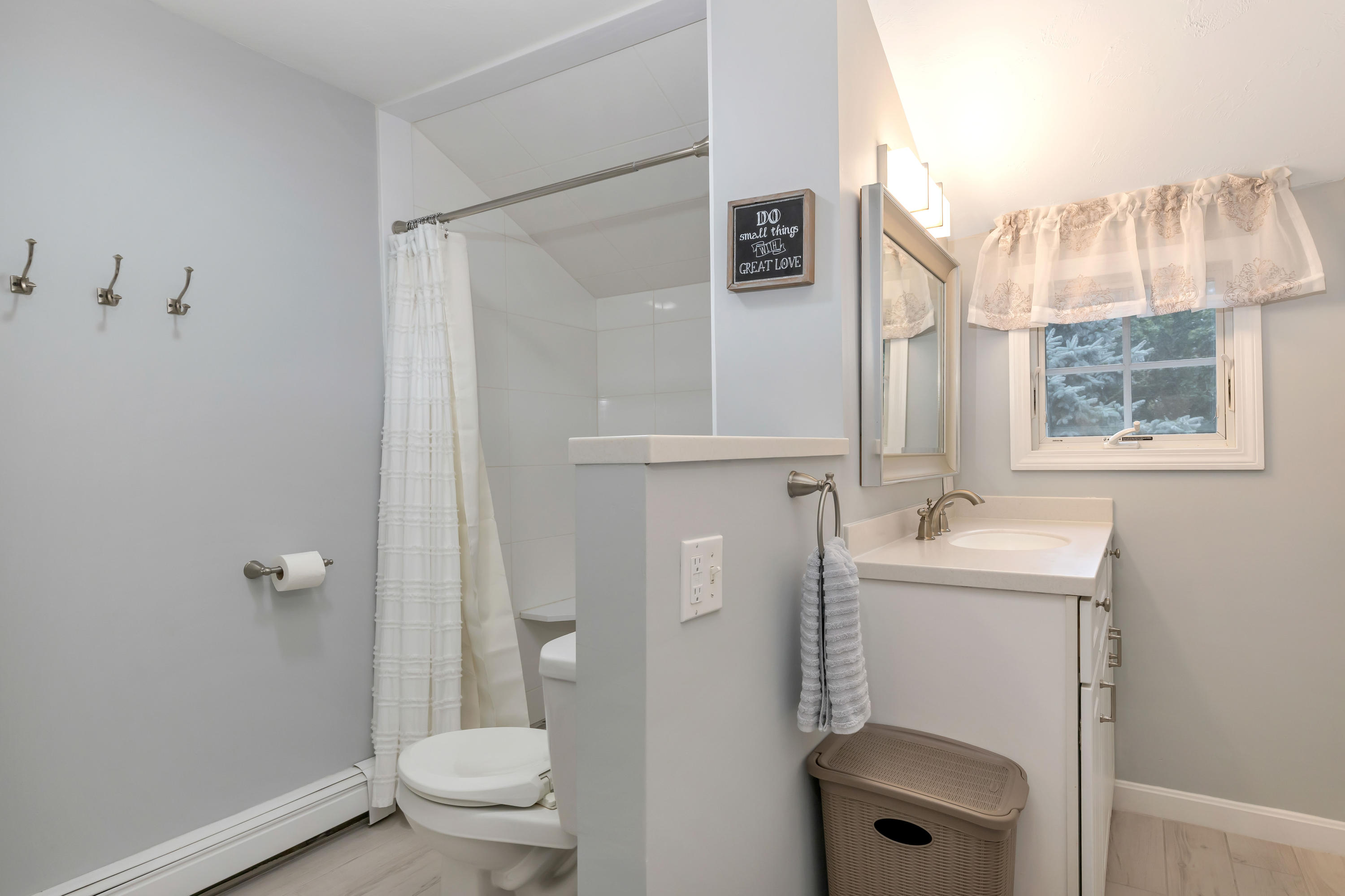 255 Spruce Road Harwich, MA 02645 - Photo 19 of 28 255SprLR-22