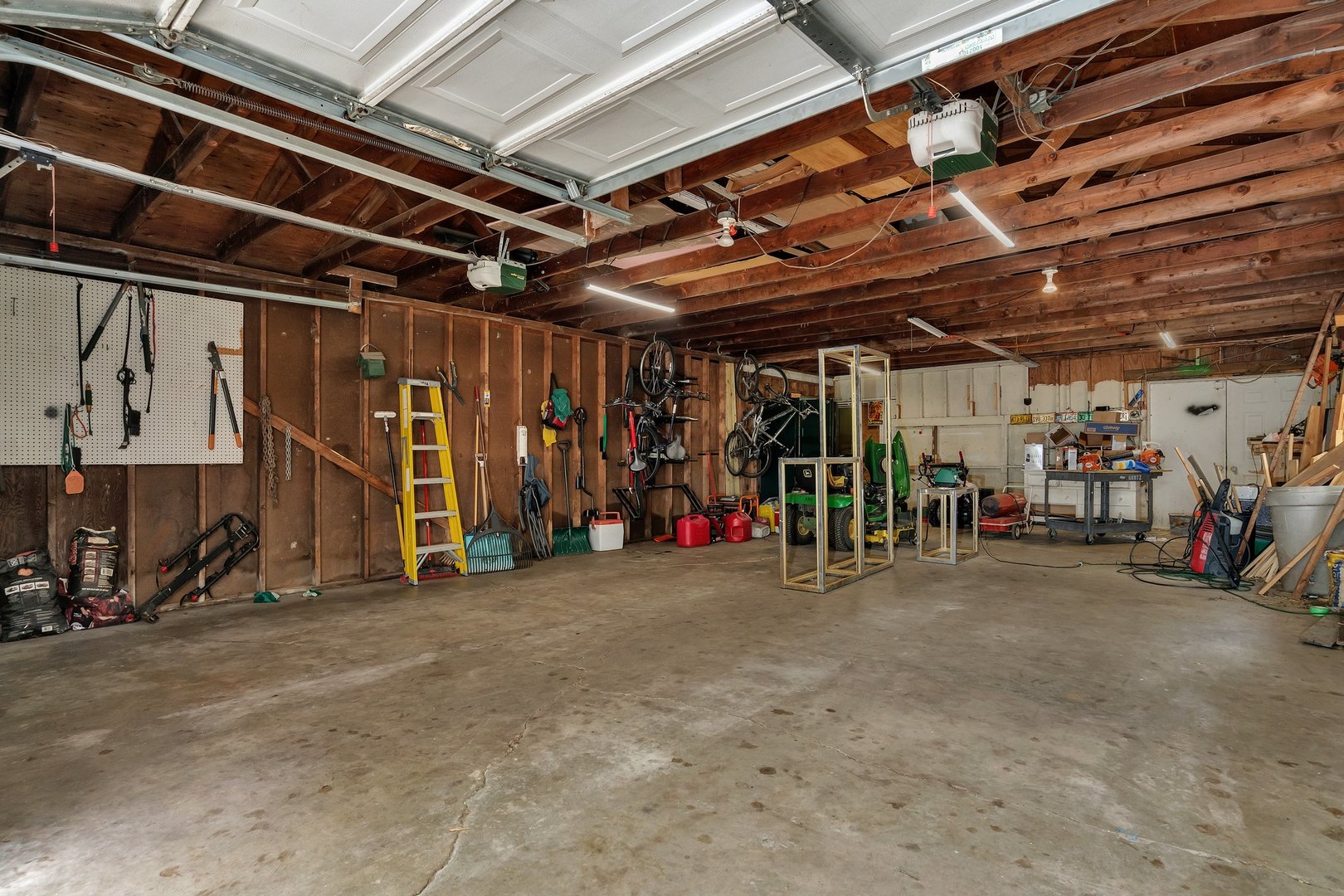 13130 McKanna Road Minooka, IL 60447 - Photo 32 of 56 a view of a room with gym equipment