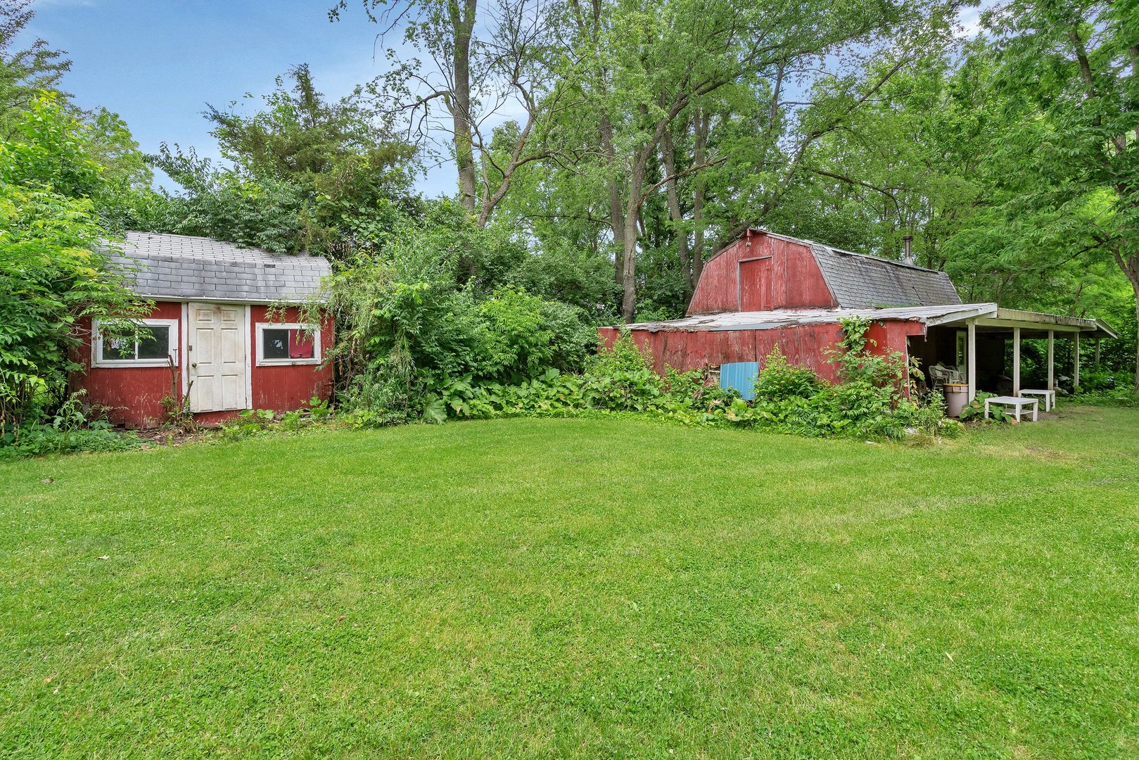 13130 McKanna Road Minooka, IL 60447 - Photo 46 of 56 a view of a house with a yard and sitting area