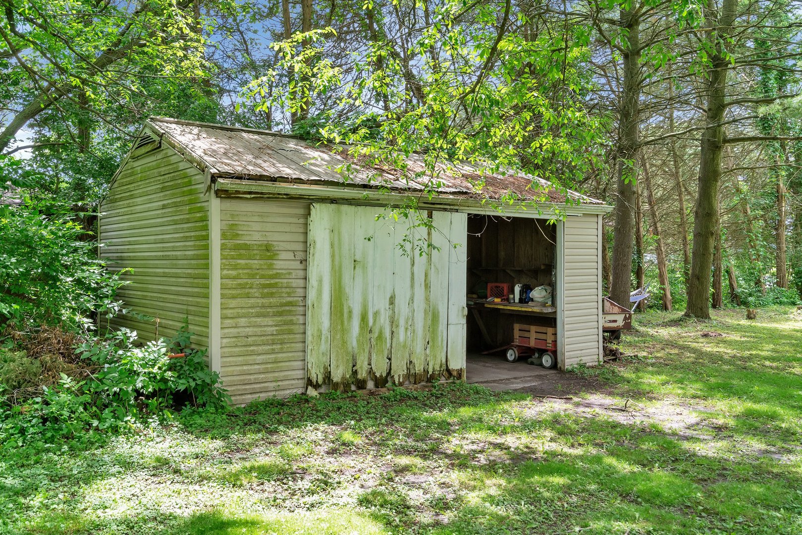 13130 McKanna Road Minooka, IL 60447 - Photo 47 of 56 a backyard of a house with barbeque oven